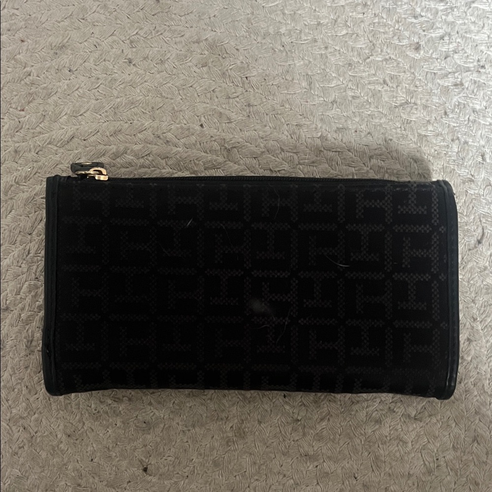 Tommy Hilfiger Black Clutch with Gold Detail - Picture 4 of 4